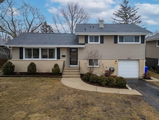 209 S Hazelton Ave, Wheaton, IL 60187
