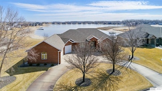 21938 Bayshore Dr, Columbus, NE 68601