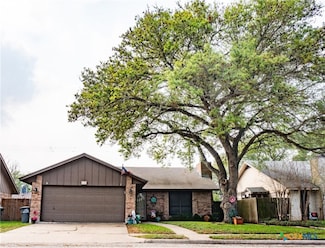 110 Cromwell Dr, Victoria, TX 77901