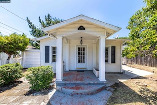 6383 Hillmont Dr, Oakland, CA 94605