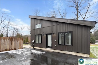 5112 Creek Rd, Schnecksville, PA 18078