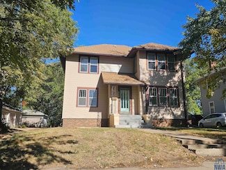 919 28th St, Sioux City, IA 51104