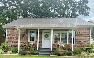 308 Spring St, Loretto, TN 38469