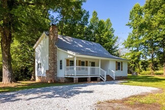 1061 & 1071 New Hutchinson Mill Rd, Lagrange, GA 30240