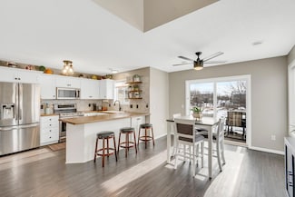 19599 Prairieview Dr, Rogers, MN 55374