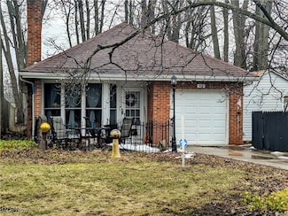 42 Shawondassee Dr, Eastlake, OH 44095