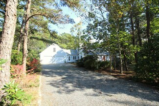 45 Forsyth Ct, Cotuit, MA 02635
