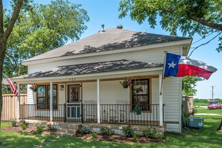 111 Brown St, Tom Bean, TX 75489