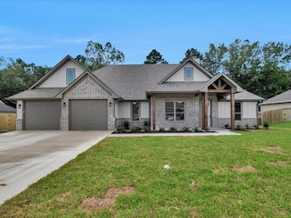110 Timber Creek Dr, Lufkin, TX 75901