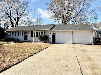 108 Schmahl Dr, Redwood Falls, MN 56283