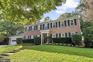2402 Riviera Dr, Vienna, VA 22181