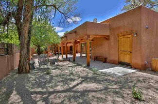 132 Montano Ln, Taos, NM 87571