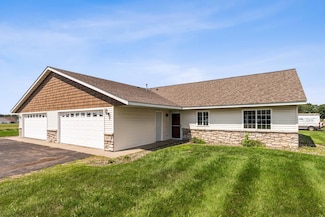 941 W Edge Place Unit 14, New Richmond, WI 54017