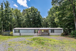 7515 New Chapel Rd, Spout Spring, VA 24593