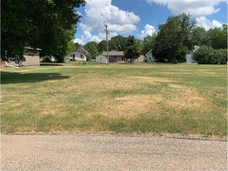 04 Poole Poole St, Hendricks, MN 56136