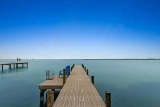 31 Bayshore Dr, Shalimar, FL 32579