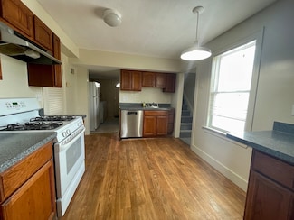25 Oakland St Unit 1, Newton, MA 02458
