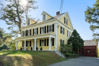 137 Wellesley St, Weston, MA 02493