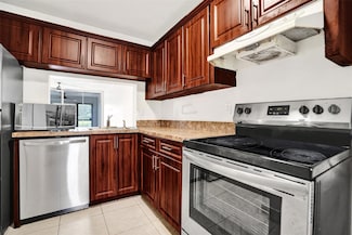 9440 Poinciana Place Unit 101, Davie, FL 33324