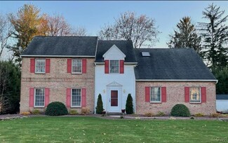 1145 Sunset View Dr, Bethlehem, PA 18017