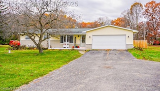 5521 N Belsay Rd, Flint, MI 48506