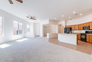 10045 E Cedar Hill Dr, Tucson, AZ 85748