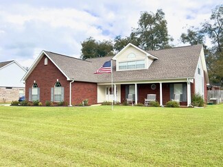 502 Eton Dr, Dothan, AL 36305