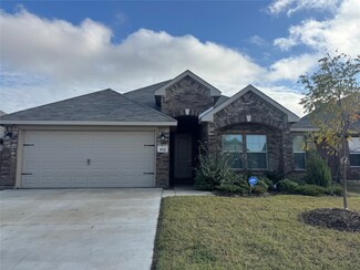 912 Madeline Ln, Cleburne, TX 76033