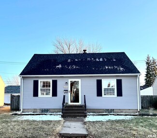 2153 Bellevue Ave, Bettendorf, IA 52722