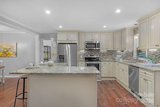 725 Plantation Rd, Lancaster, SC 29720