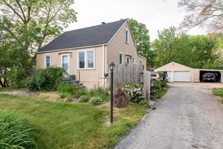 2718 33rd St, Zion, IL 60099