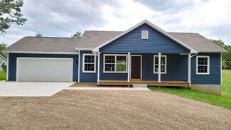 53882 30th St, Paw Paw, MI 49079