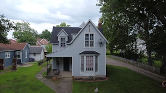 308 E Mulberry St, Watseka, IL 60970