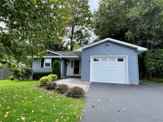 144 Woodside Ln, Liverpool, NY 13090