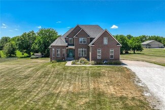23514 S Lucille Ln, Peculiar, MO 64078