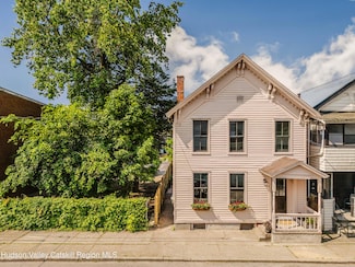 225 Robinson St, Hudson, NY 12534