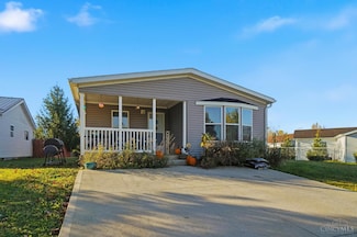 555 Cross Creek Dr, Wilmington, OH 45177