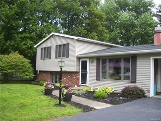 123 W Edgewood Dr, Springville, NY 14141