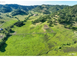 955 Kester Rd, Roseburg, OR 97470