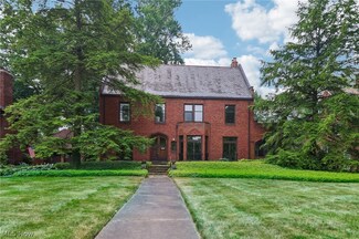 2696 Fairmount Blvd, Cleveland, OH 44106