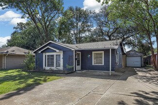 128 W 5th St, Deer Park, TX 77536