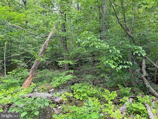 2751 Swamp Creek Rd, Red Hill, PA 18073