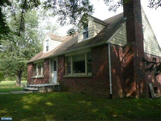 20 Featherbed Ln, Hopewell, NJ 08525