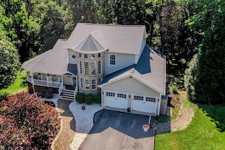 802 Lake Vista Dr, Forest, VA 24551