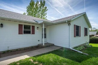 103 Fairview Dr, Wellman, IA 52356