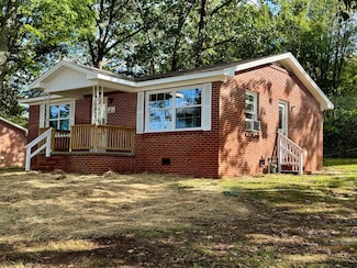 603 Mcnutt Dr, Haleyville, AL 35565