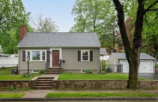 142 Vine St, Reading, MA 01867