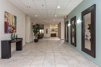 900 NE 195th St Unit 317, Miami, FL 33179