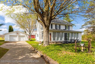 1061 E Sherwood Rd, Williamston, MI 48895