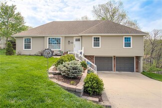 1904 NW 45th St, Riverside, MO 64150